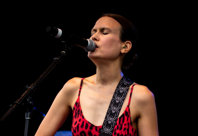 IMG_1136 Juliana Hatfield at WERS' Wicked Good Festival. By Lukas Markou